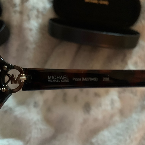 Michael Kors Sunglasses - Picture 3 of 4
